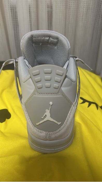 jordan 4 frozen moments