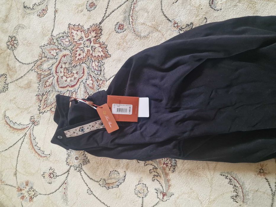Vand tricou de firma nou nout la jumatate de pret