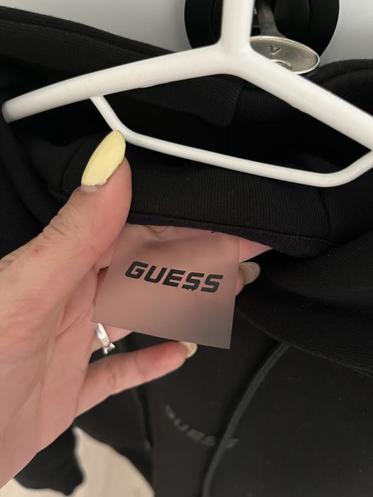 Спортен екип guess