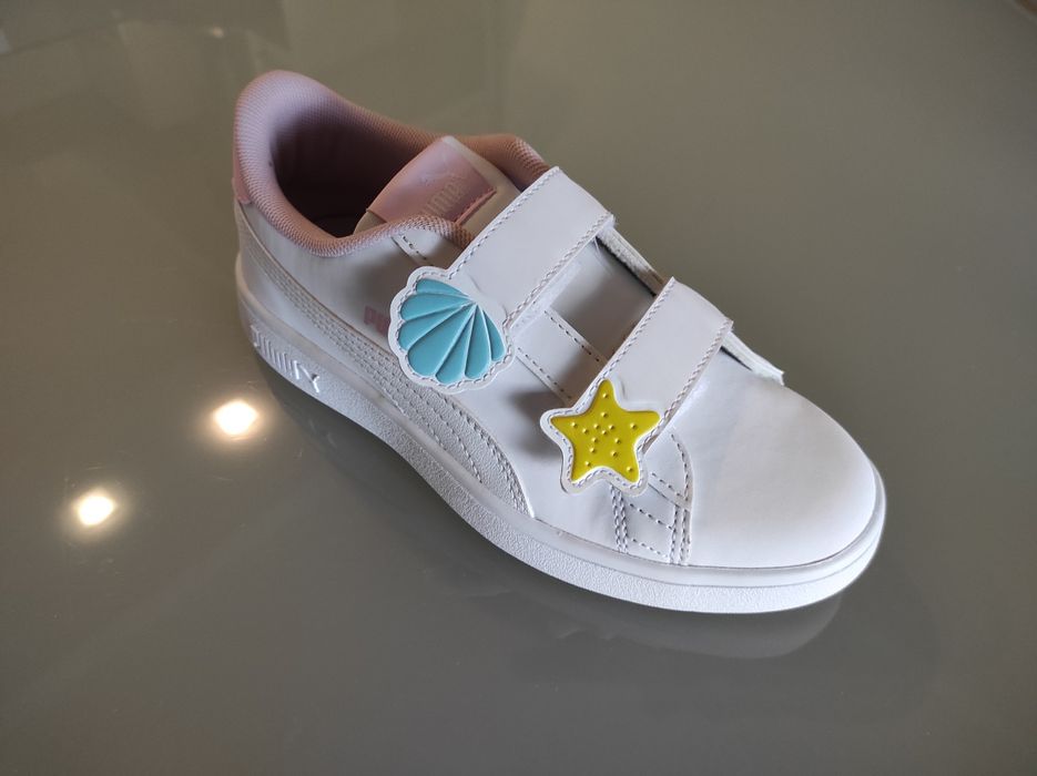Детски Сникърси Puma Smash V2 Mermaid
Сникърси Smash V2 Mermaid