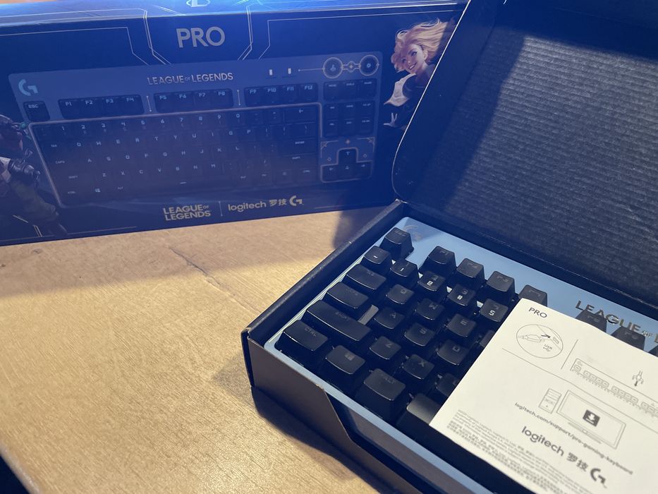 Клавиатура Logitech G Pro LoL