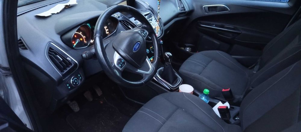 Vand Sau schimb Ford b max ecoboost 2013  cu motorul avariat(nu merge)