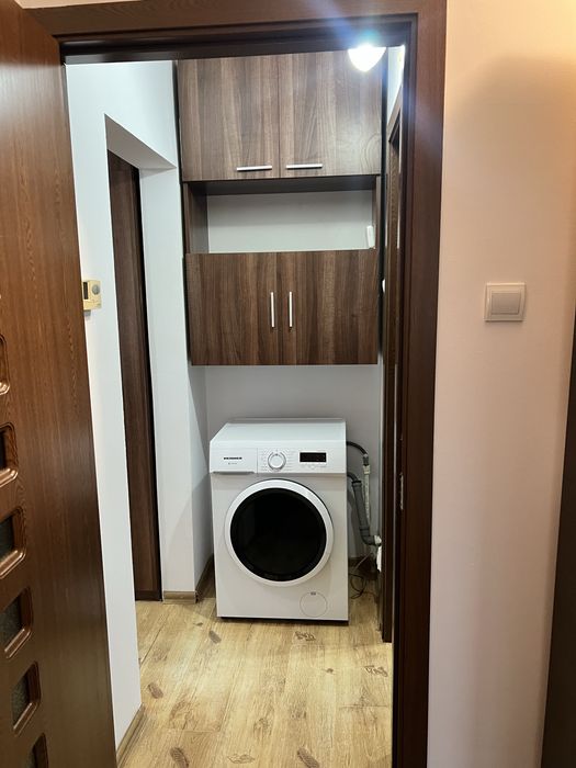 Inchiriez apartament