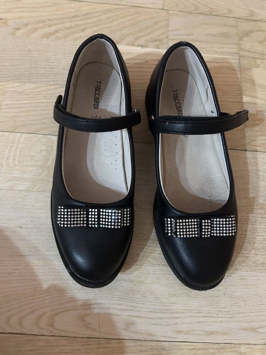 Продам туфли для девочки