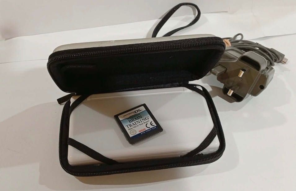 Nintendo DS Lite White отлично