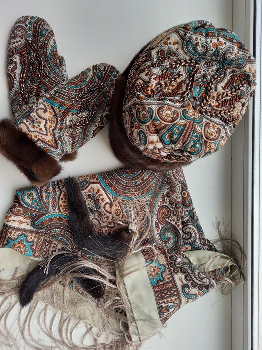 Шапка, платок, руковички