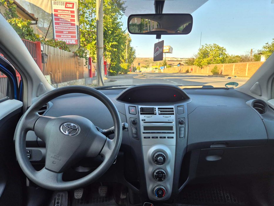 Toyota Yaris 2008 1.3 benzina, stare foarte buna