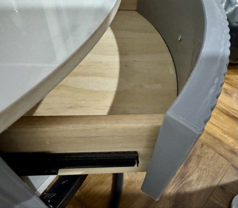 Стол, прикроватная тумба