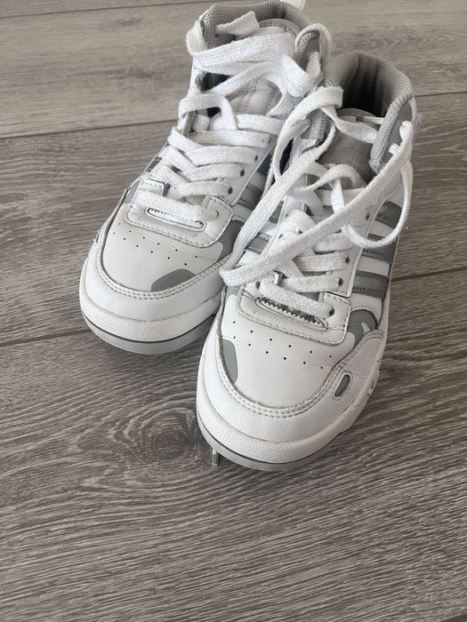 Кроссовки адидас, кожанные