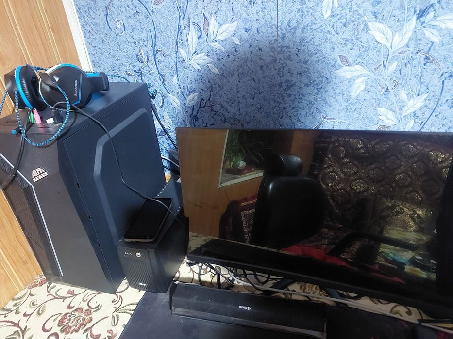 Компьютер,  монитор,  клавиатура и УПС 650