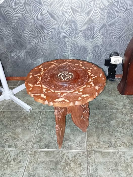 Колекционерски чекрък и колекционерска масичка