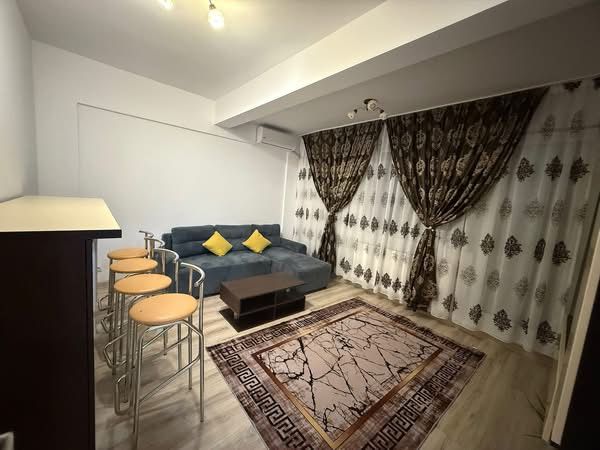 Inchiriez apartament 2 camere decomandat