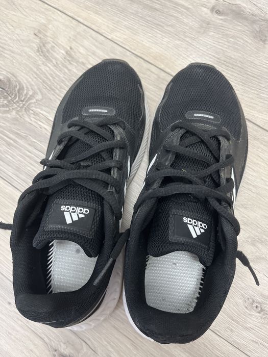 Кросовки адидас..