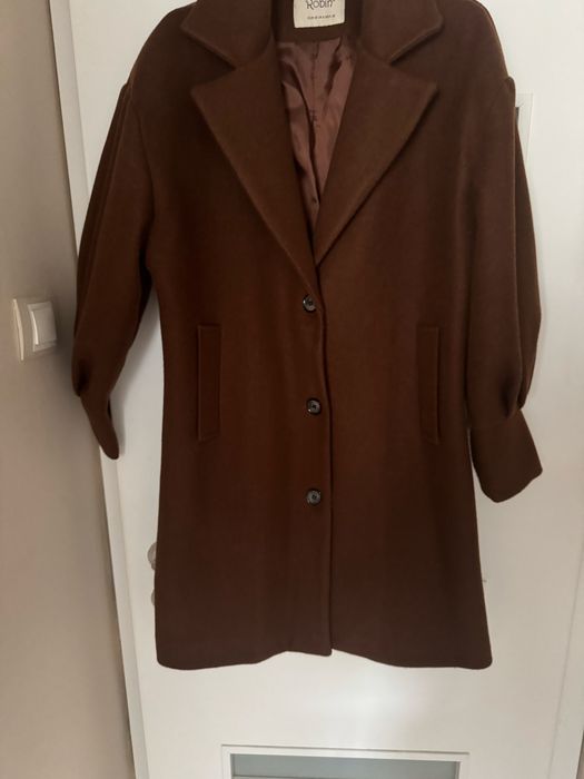 Дамско палто до коляното