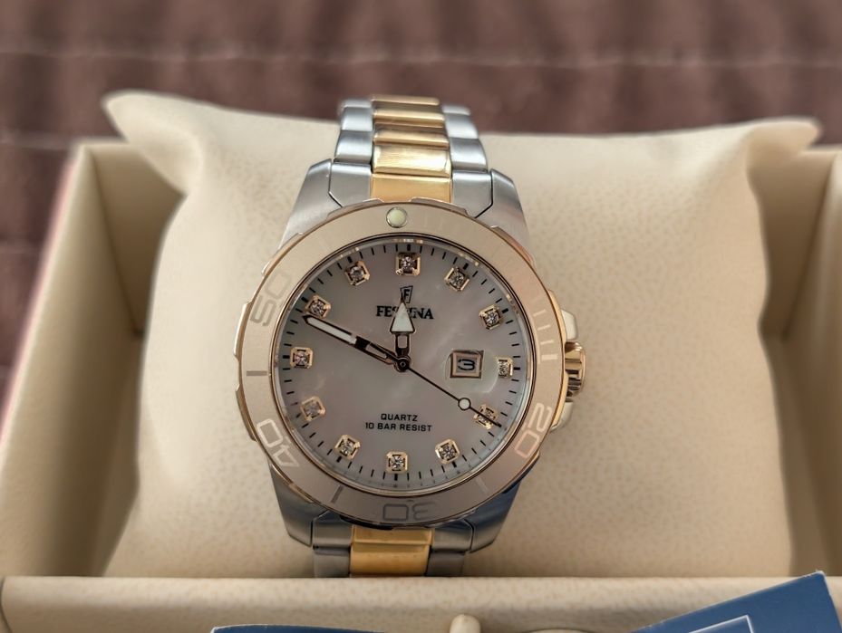 Продавам часовник Festina