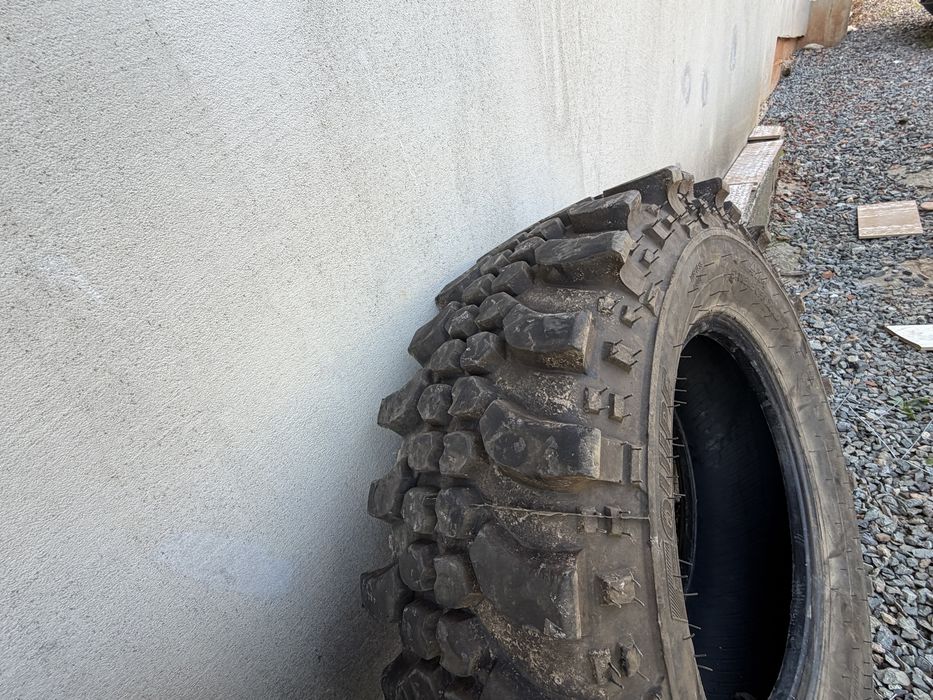 Anvelope offroad 235/75 r16