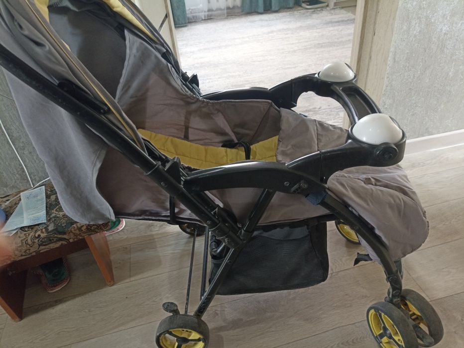 Продам коляску Tomix