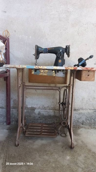 Швейная машинка .