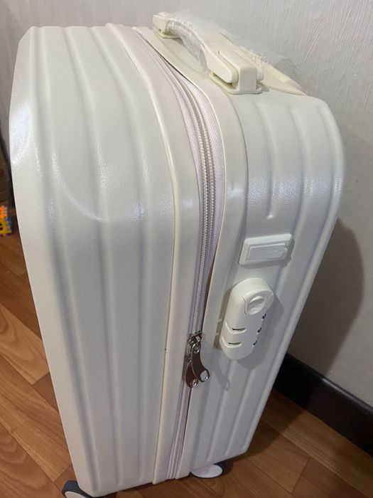 Чемодан 20 л новый