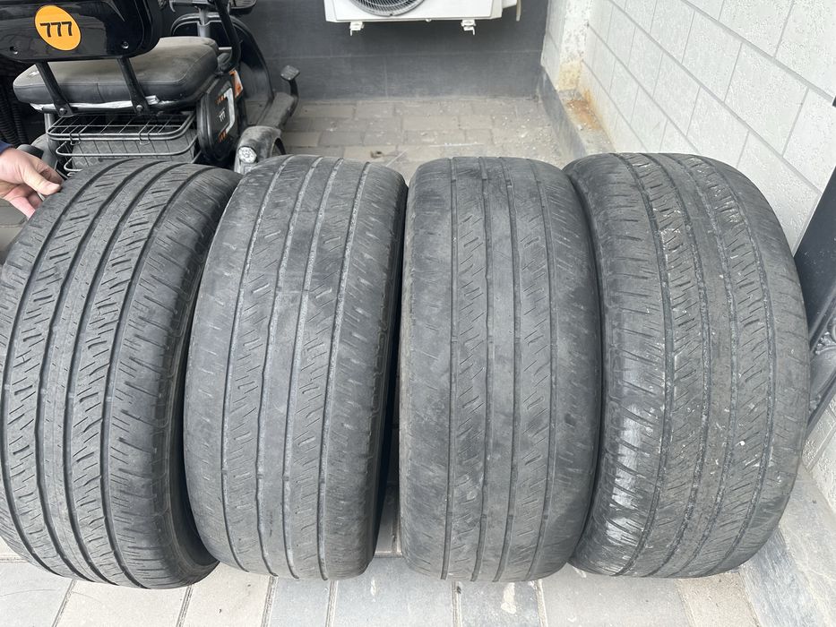 Продам шины DUNLOP б/у 4 шт