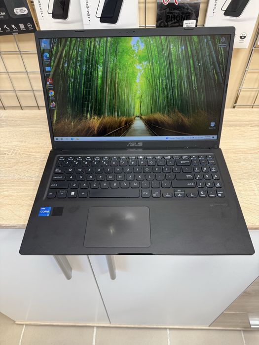 Лаптоп Asus Vivobook X1500E - 15,6”, i5, отличен