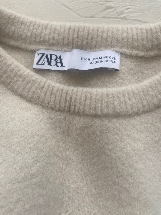 Светлобежова мъхеста блуза с дълъг ръкав Zara размер М