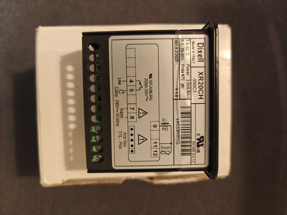 Универсален контролер Dixell