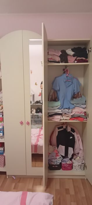 Mobila fete cu pat, noptiere si birou