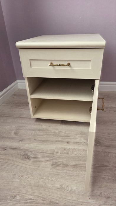 Продается письменый стол