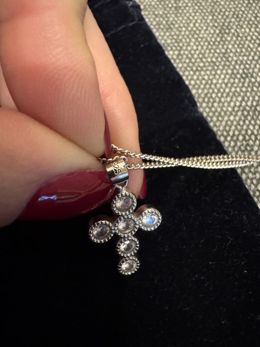 Красив сребърен кръст