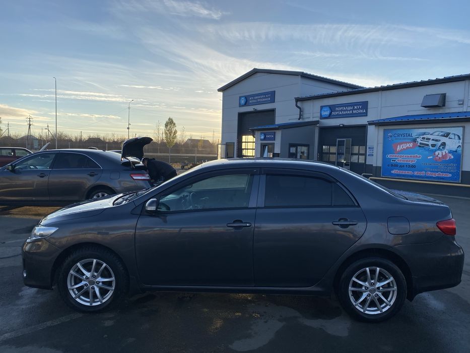 Продам TOYOTA COROLLA 2012 автомат