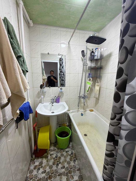 Продаётся 3х комн квартира на 2 этаже Ор-р 6 микрорайон Лавита