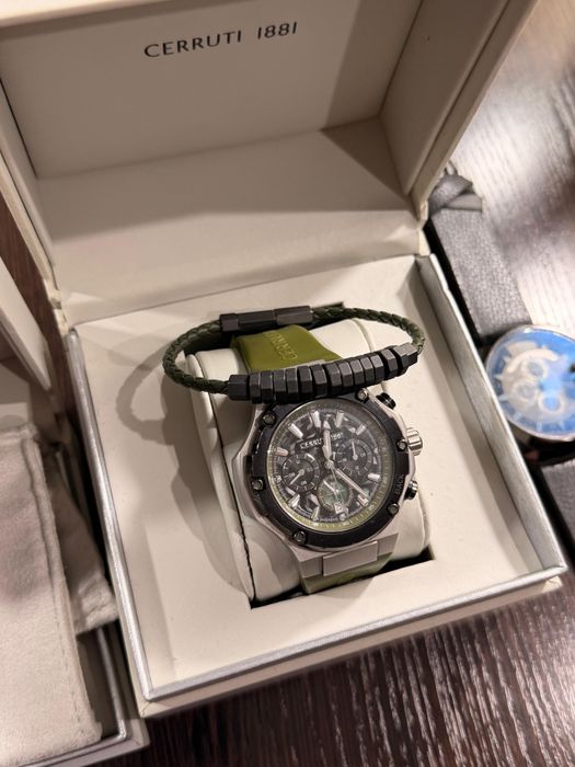 Продам часы. Оригинал.