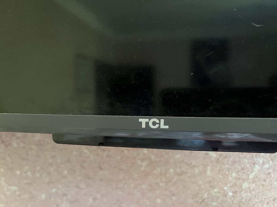 Телевизор на запчасти TCL 65