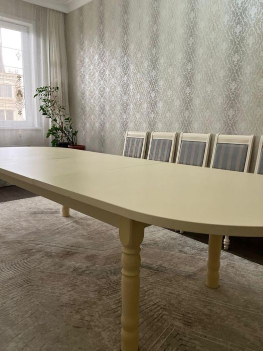 Продам отличный  стол