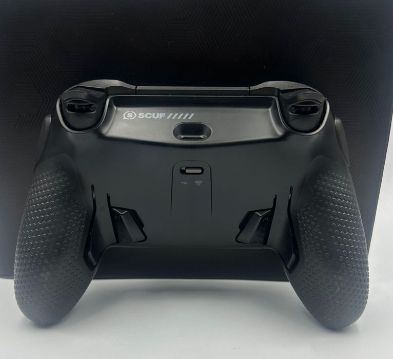 Amanet F28: Controller wireless SCUF Envision Pro pentru PC