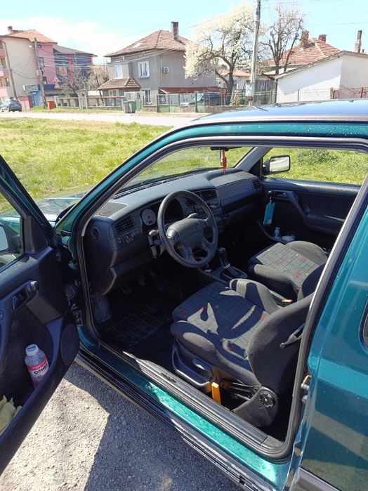 Продавам GOLF III