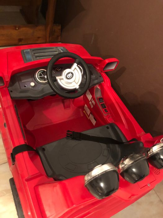 Акумулаторна кола за деца