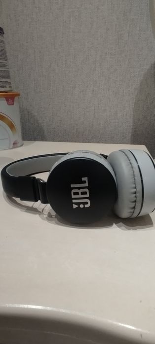 Simsiz naushnik JBL bluetooth
