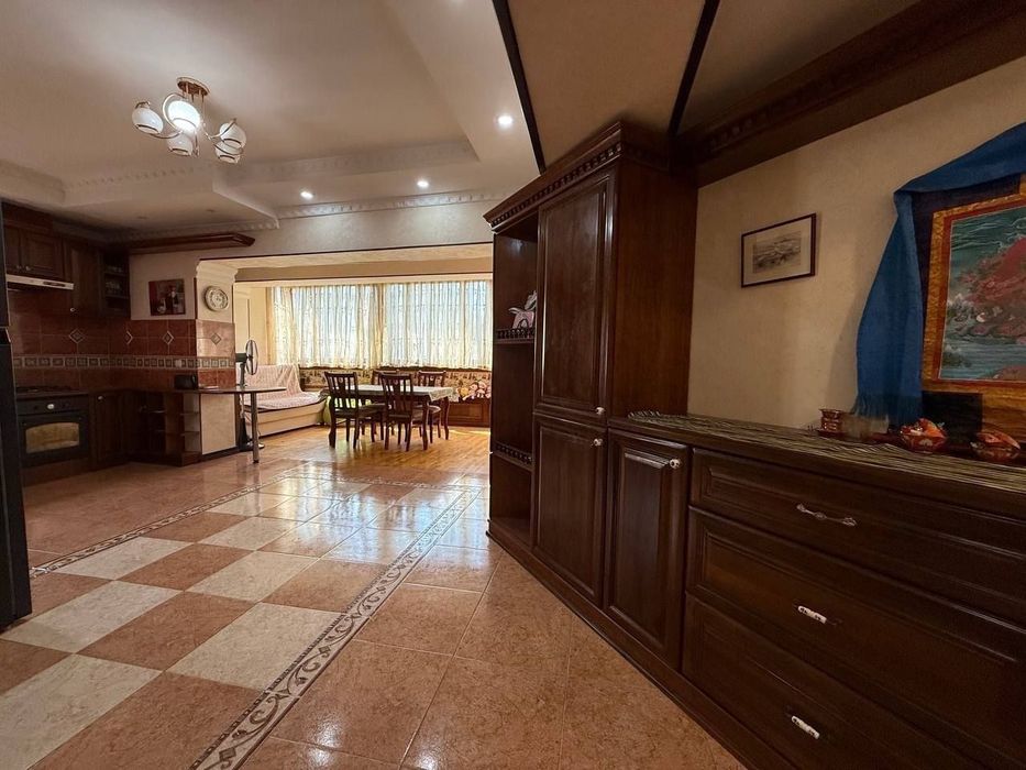 Продаётся 4х комнатная квартира,ул. Садыка Азимова,ор. Пос-во Японии