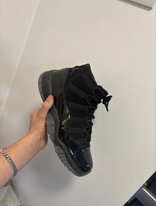 Air Jordan 11 Black Cat