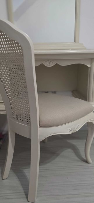 Set mobilier Willis & Gambier masă machiaj oglinda scaun