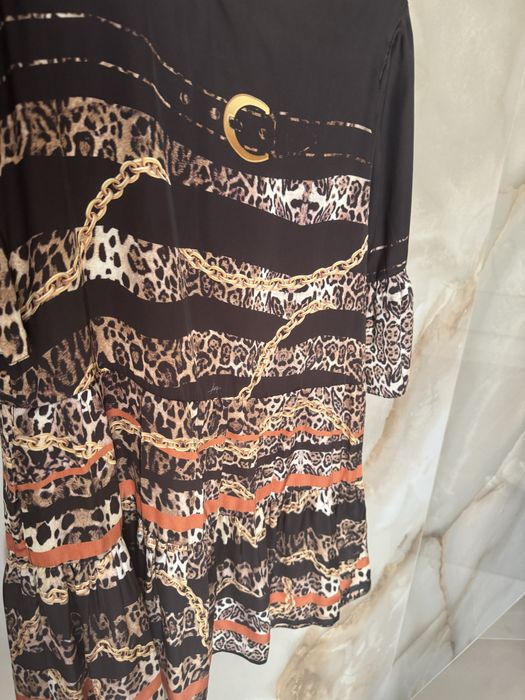 rochie, daca doriti mai multe poze va pot da in privat