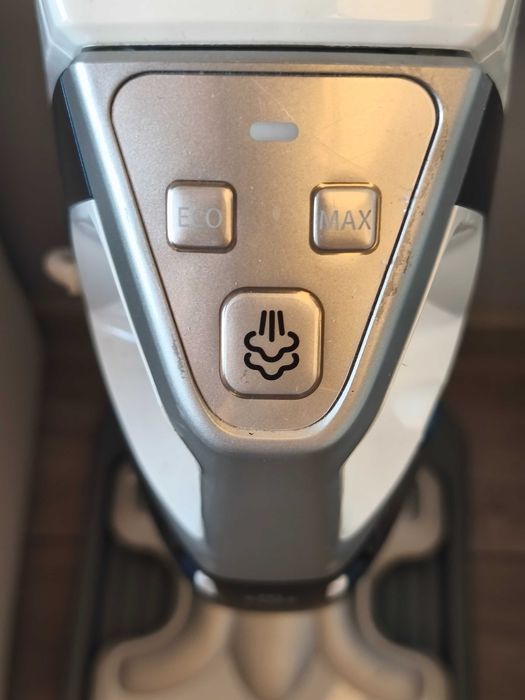 Вертикална прахосмукачка и парочистачка- 3в1