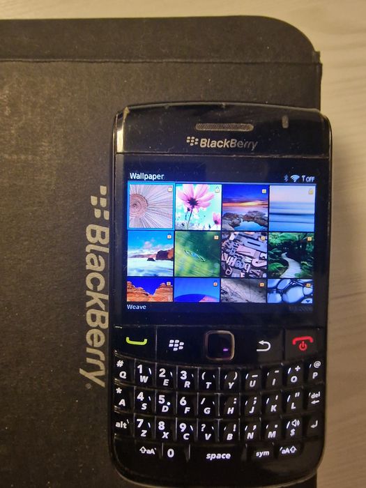 Telefon smartphone clasic BlackBerry Bold 9780.