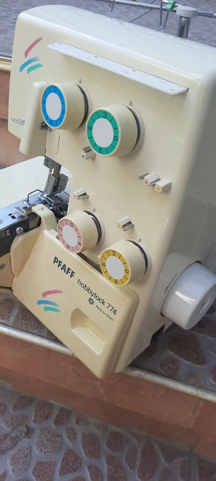 Оверлог Pfaff hobbylock 774