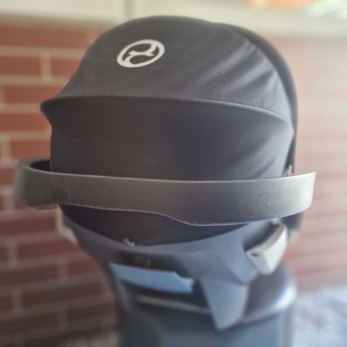 Scoica Cybex Aton 5, sistem Isofix, adaptori si pelerina ploaie