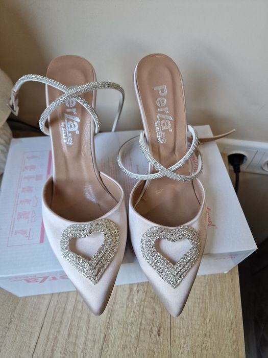 Дамски обувки токчета