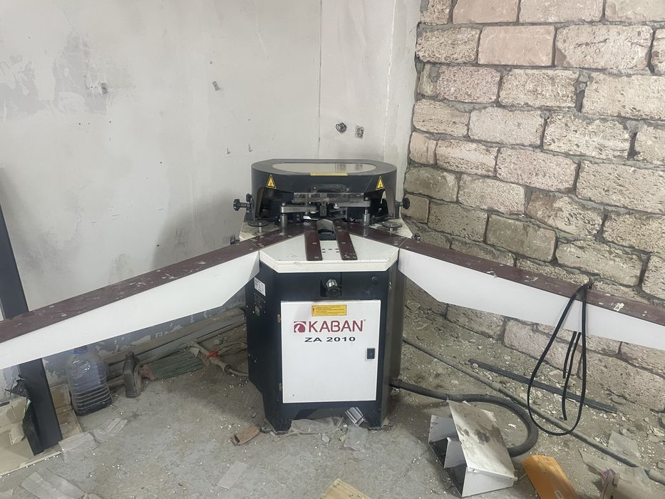 Продам комплект оборудование для изготовление Алюменевых окон дверей.