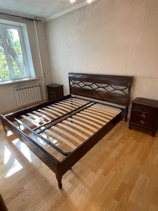 Прикроватные тумбы